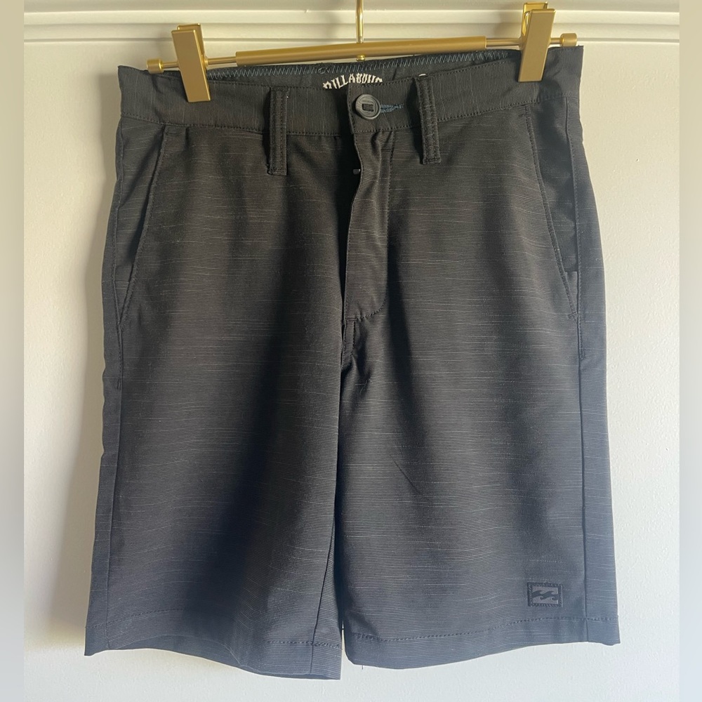 Boys BILLABONG Black Shorts size 25